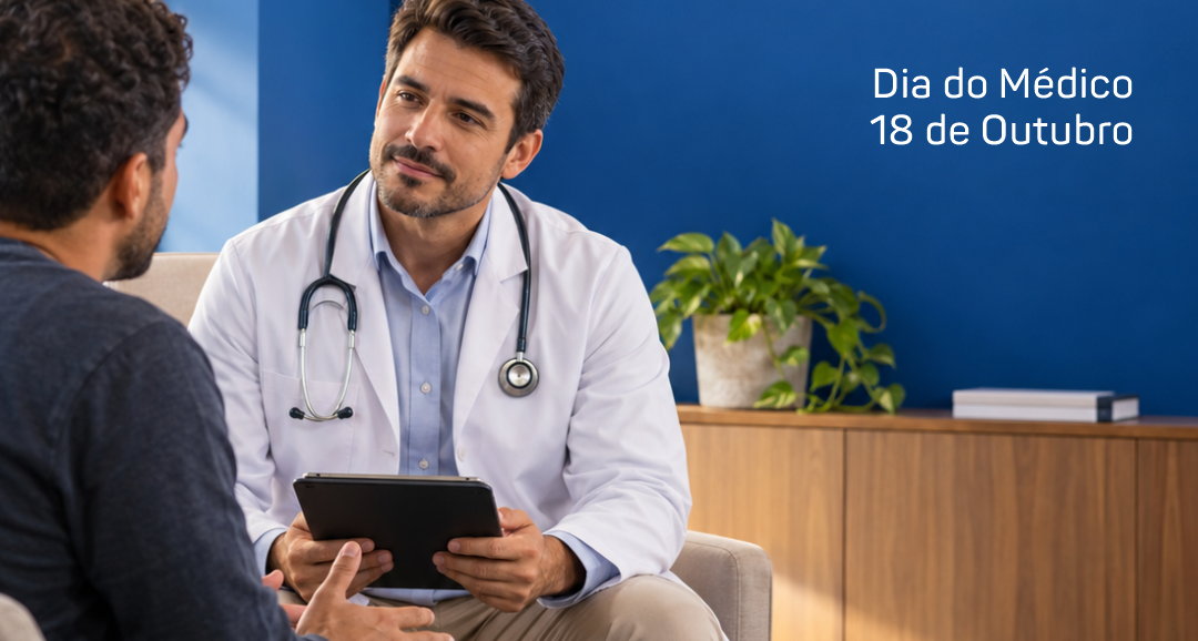 Médico conversando com paciente durante atendimento no Hospital Átrios